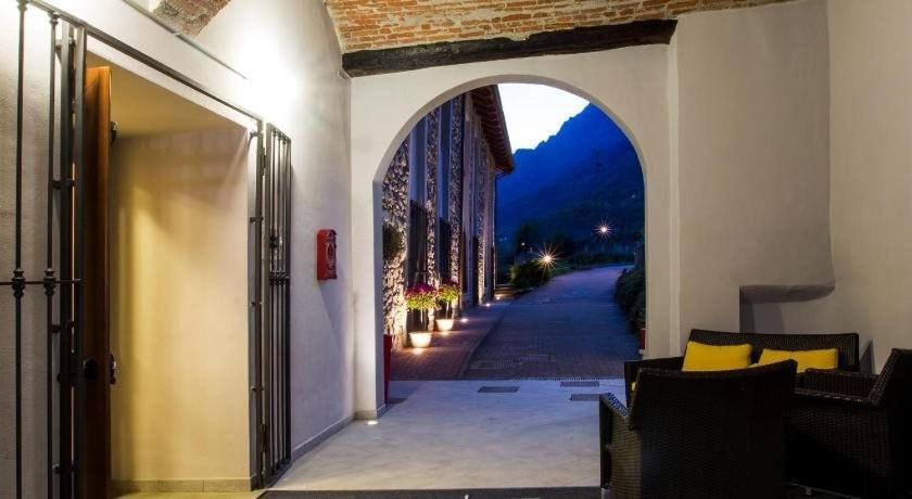 Hotel Palas Bruzolo Екстер'єр фото