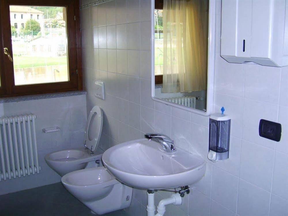 Hotel Palas Bruzolo Екстер'єр фото